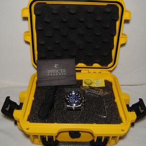 Invicta Venom Interchangesble Watch Set & Dive Box